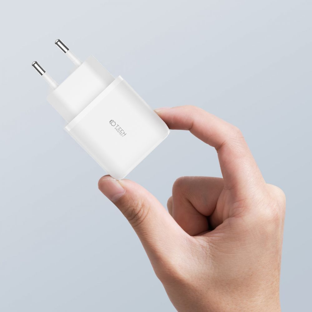 CHARGEUR RÉSEAU POUR MOBILE ET TABLETTE TECH-PROTECT C20W CHARGEUR RÉSEAU 2 PORTS PD20W/QC3.0 + CÂBLE LIGHTNING BLANC
