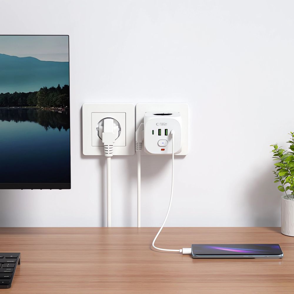 PRISE ÉLECTRIQUE TECH-PROTECT PCL3X4 2 USB & 2 TYPE-C & 3 PRISES BLANCHE