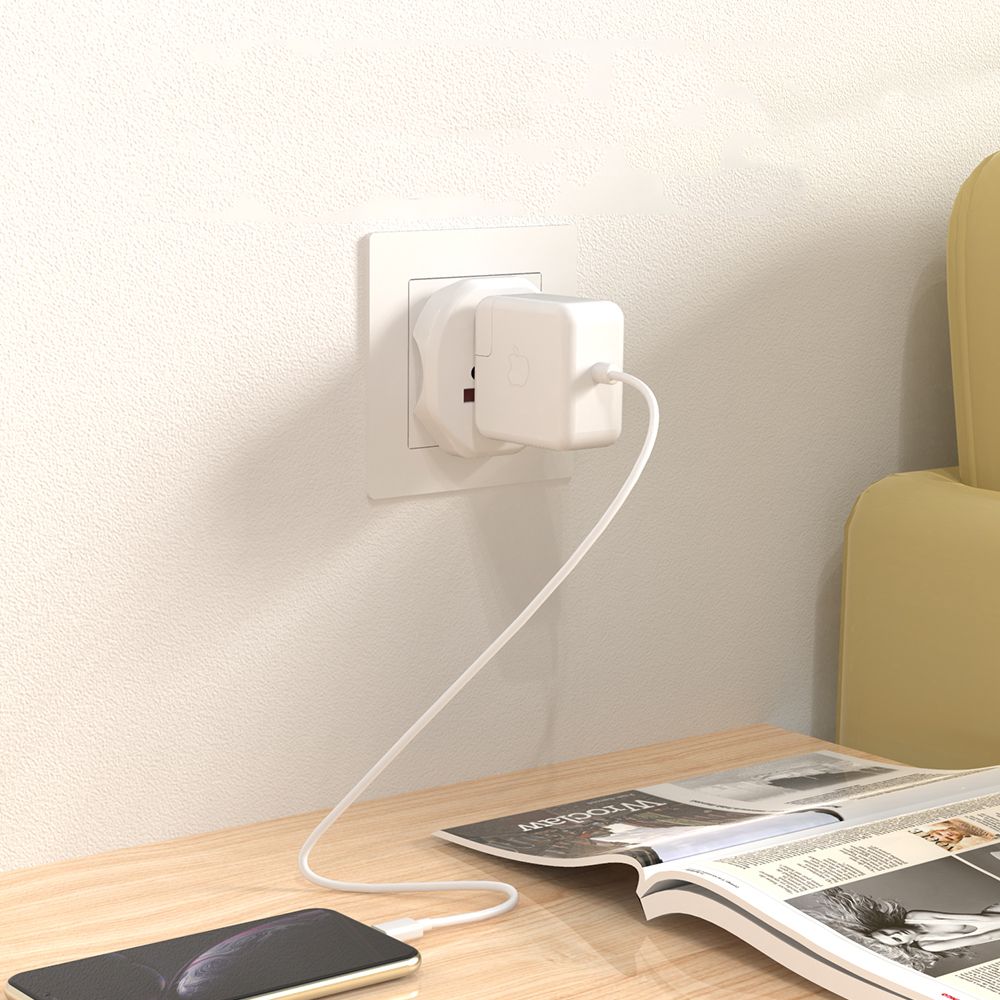 ADAPTATEUR DE VOYAGE UNIVERSEL TECH-PROTECT DE L'UE BLANC